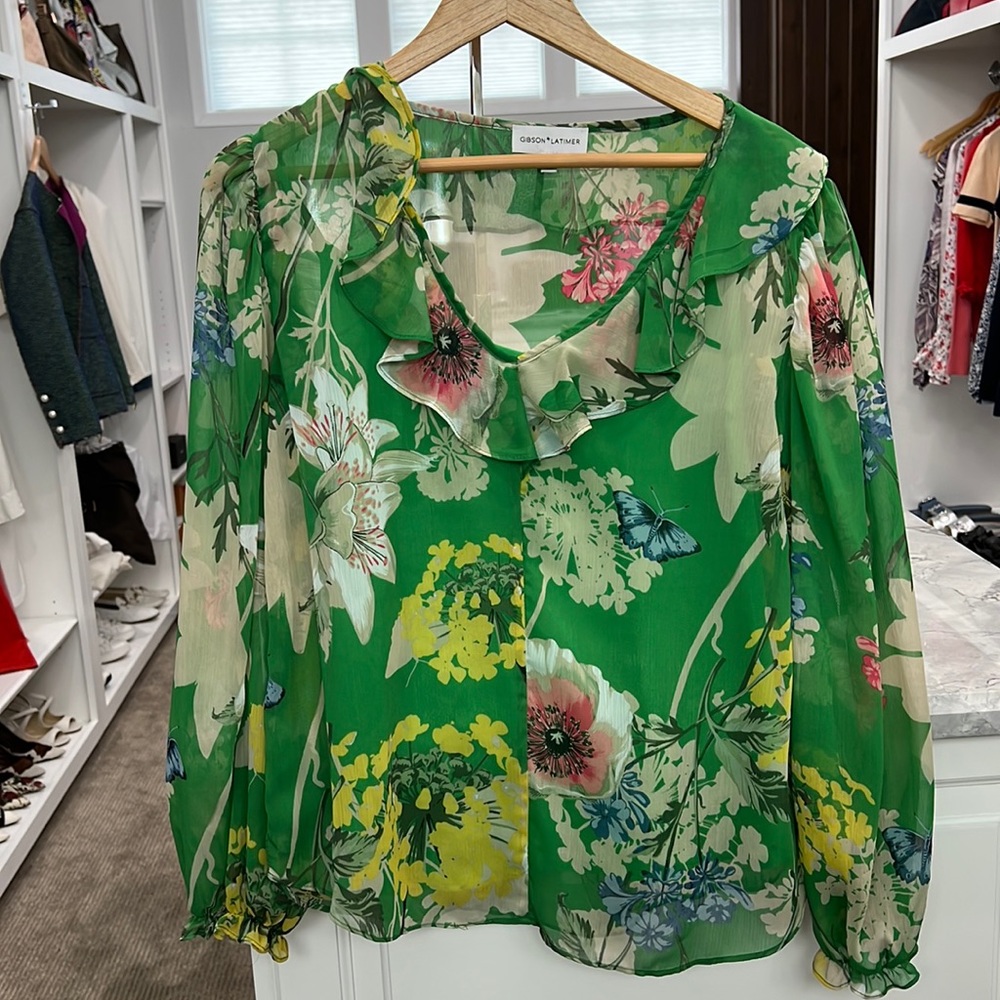 Gorgeous green flowered blouse